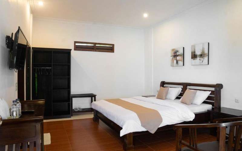 Toledo Inn Room