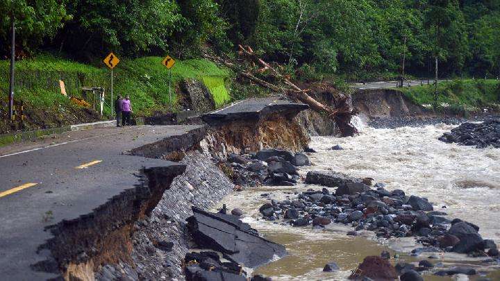 Sibolga road destruction